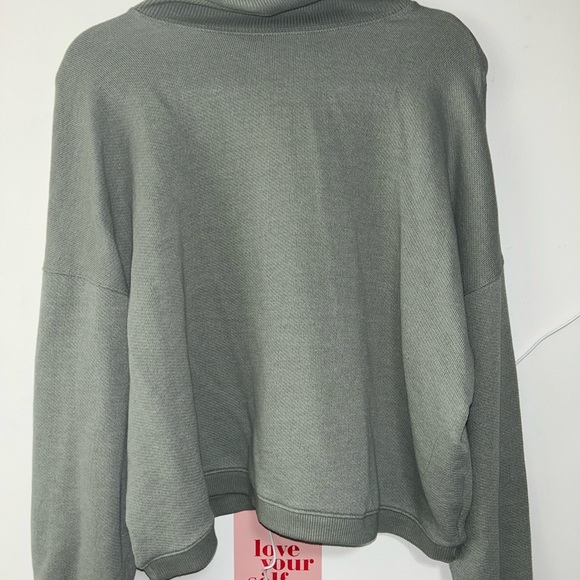 American eagle turtleneck sweatshirt size small - Picture 2 of 2
